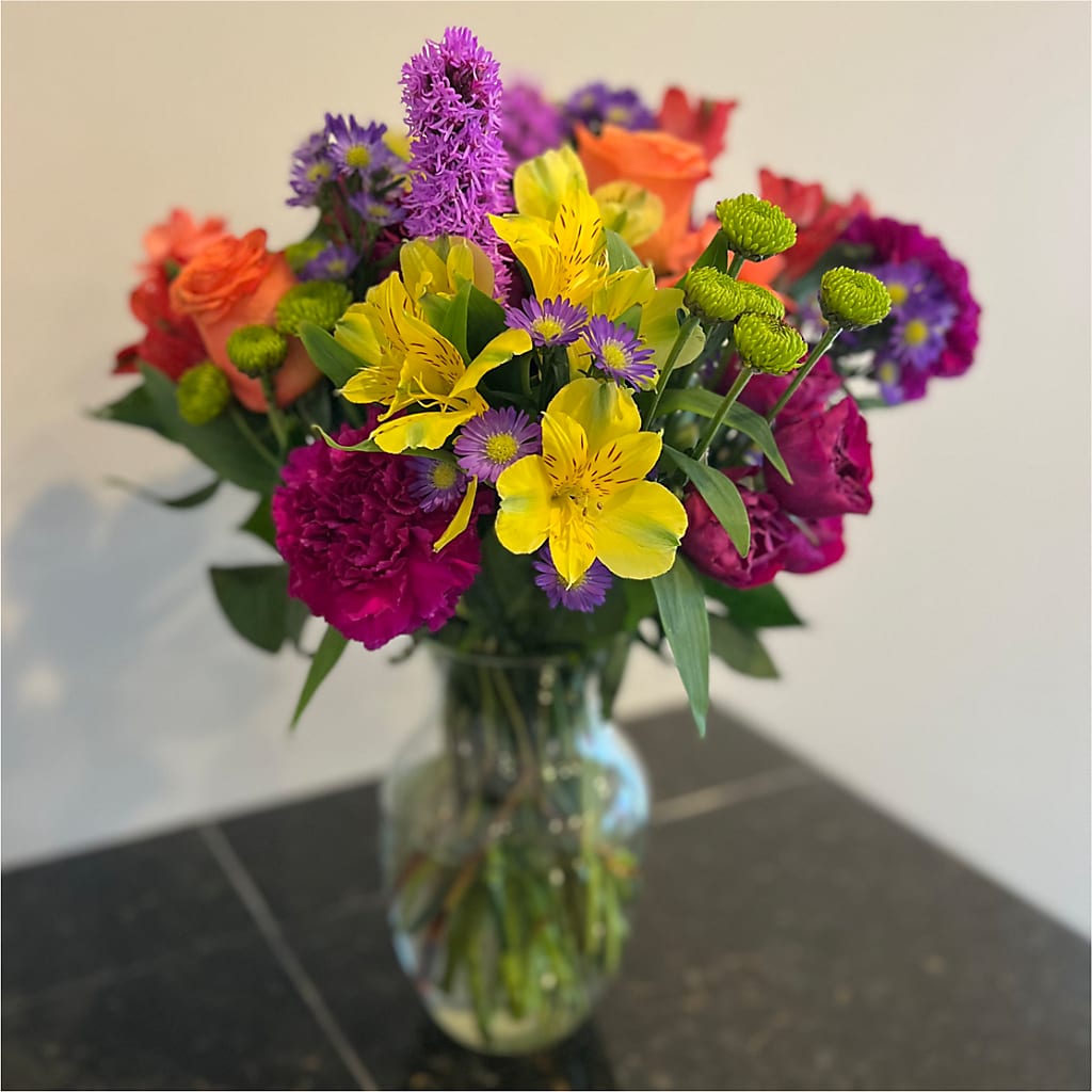 Bold & Bright – A Florist Original – Fellows Fernlea Flowers, St Thomas ON