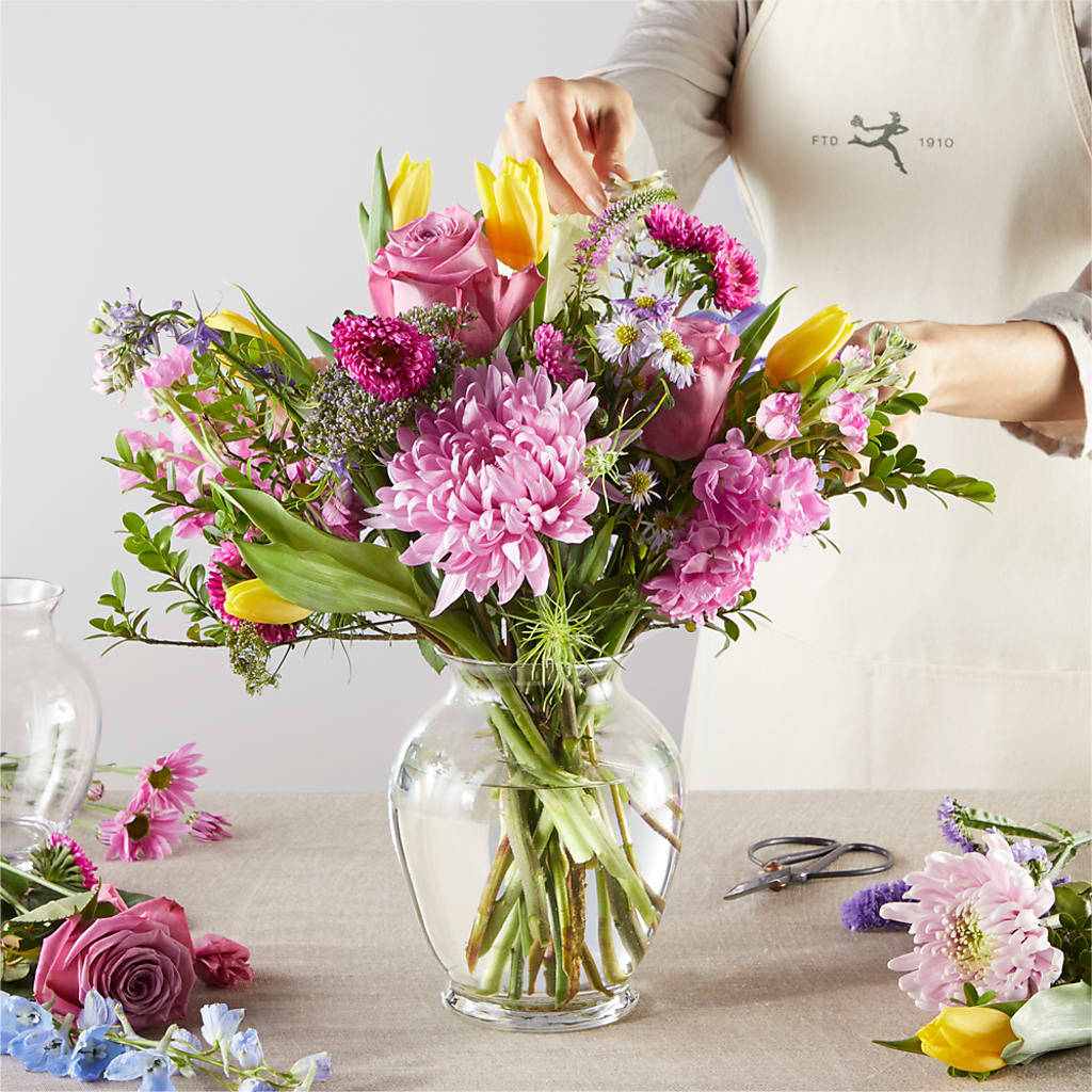 Pastel Tradition - A Florist Original –  Fellows Fernlea Flowers, St Thomas ON