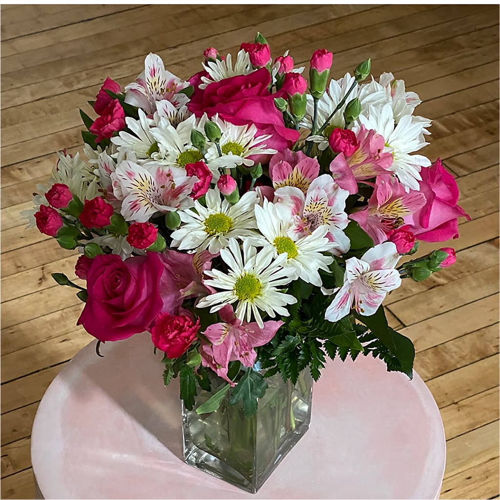 Sweet Surprises® Bouquet –  Fellows Fernlea Flowers, St Thomas ON