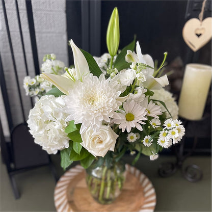 Classic Ivory – A Florist Original –  Fellows Fernlea Flowers, St Thomas ON