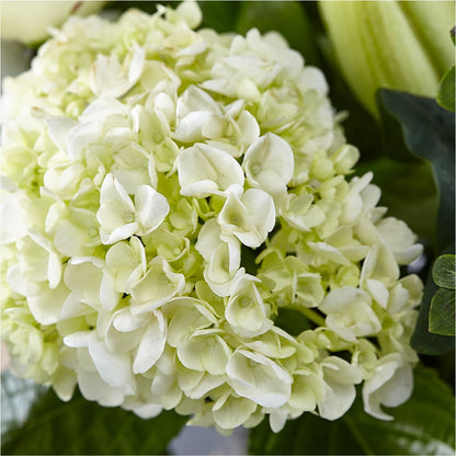 Classic Ivory – A Florist Original –  Fellows Fernlea Flowers, St Thomas ON