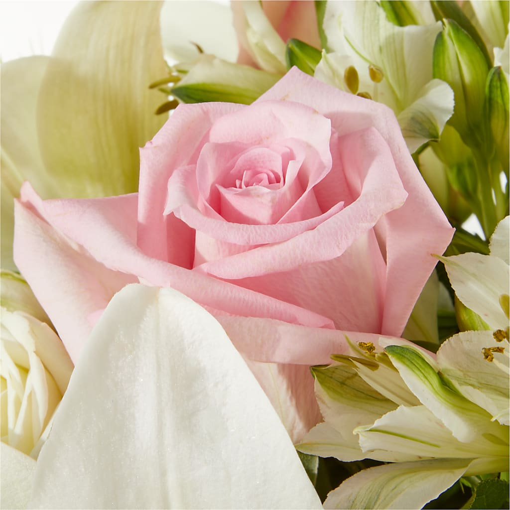 Kindhearted Bouquet –  Fellows Fernlea Flowers, St Thomas ON