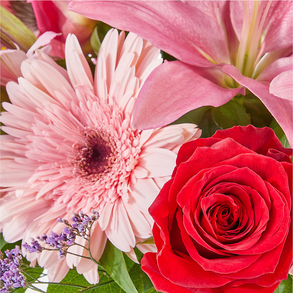 Lots of Love Bouquet –  Fellows Fernlea Flowers, St Thomas ON
