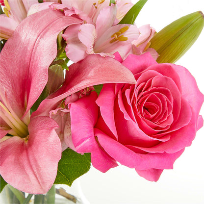 Lots of Love Bouquet –  Fellows Fernlea Flowers, St Thomas ON